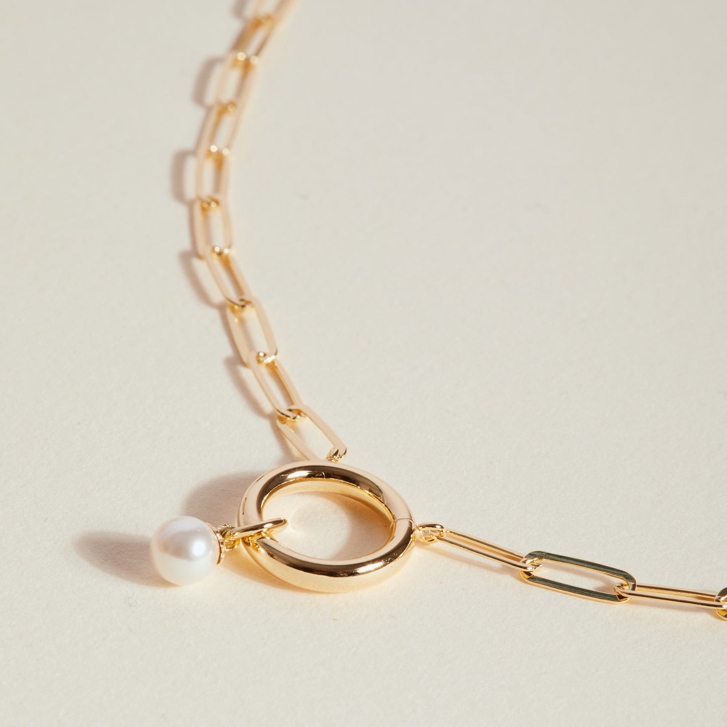 Sterling Silver Short necklace circle pearl from Greta