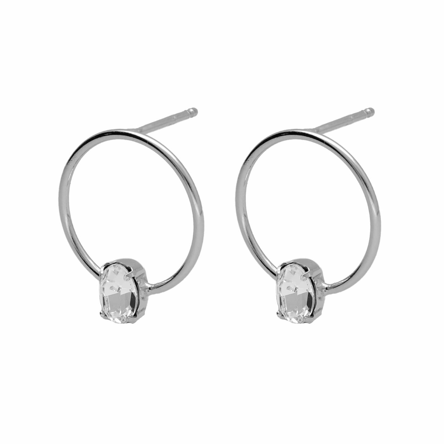 Pendientes cortos círculo cristal blanco en Plata de Genoveva