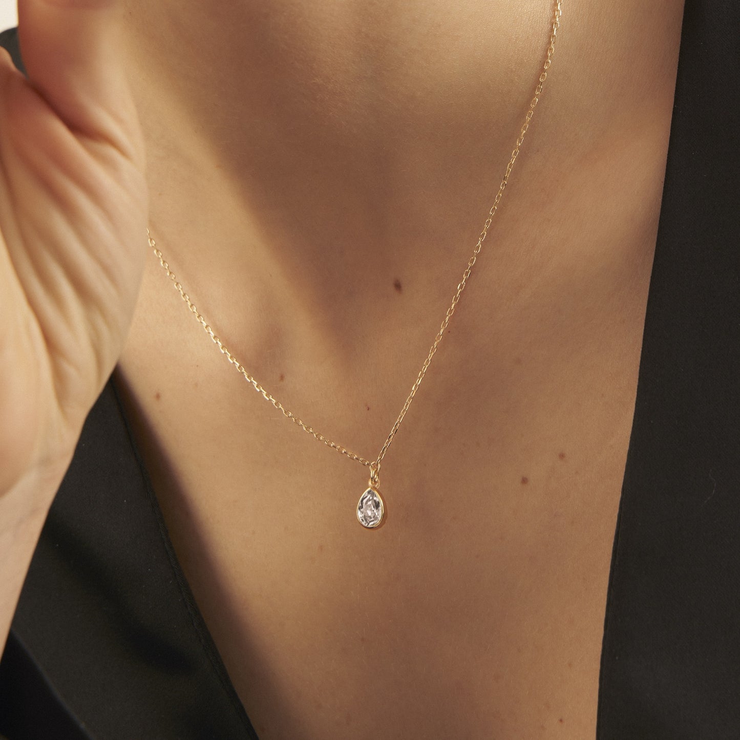 Gold plated Sterling Silver Short necklace drop crystal from Essential