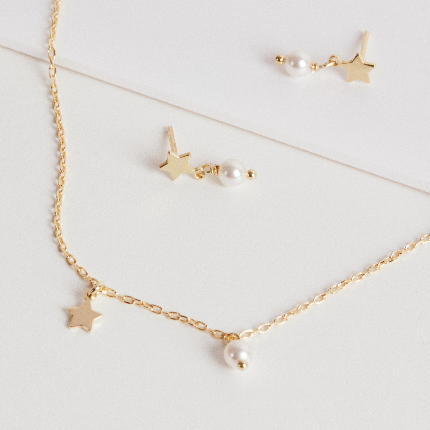 Gold plated Sterling Silver Short necklace star pearl from Alice