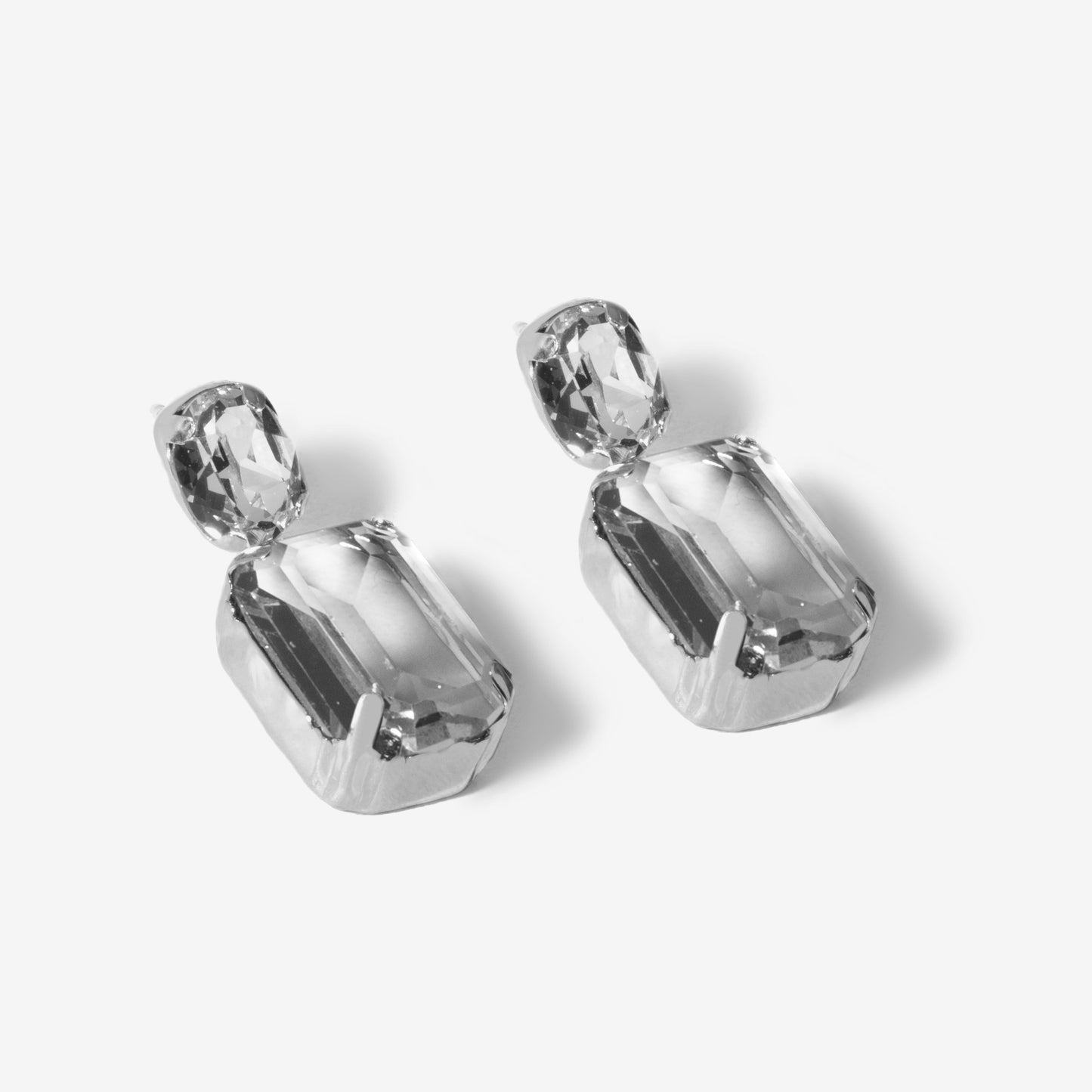 Pendientes cortos rectángulo cristal blanco en Plata baño rodio de Helena