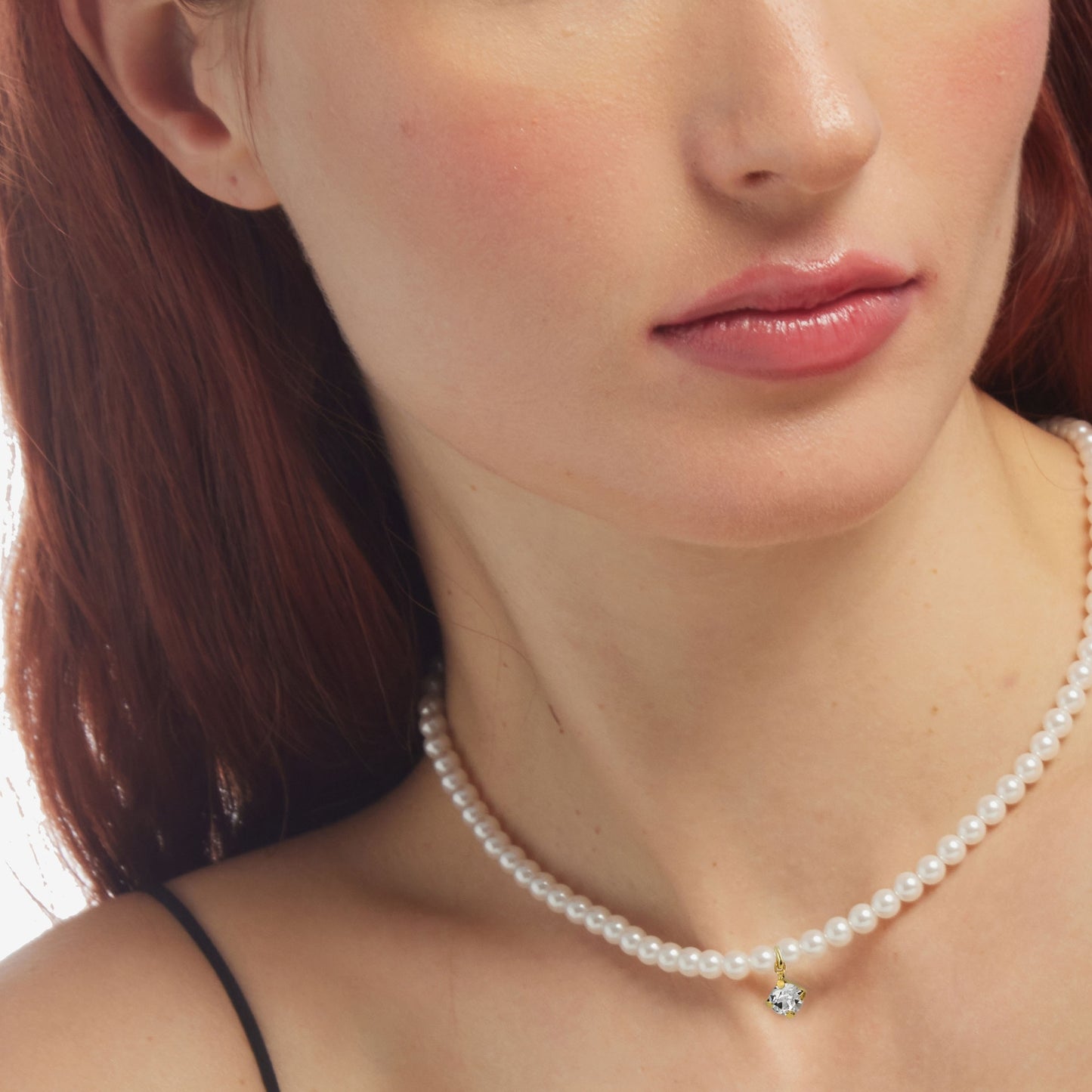 Short necklace with crystals and pearls in silver from Aurore