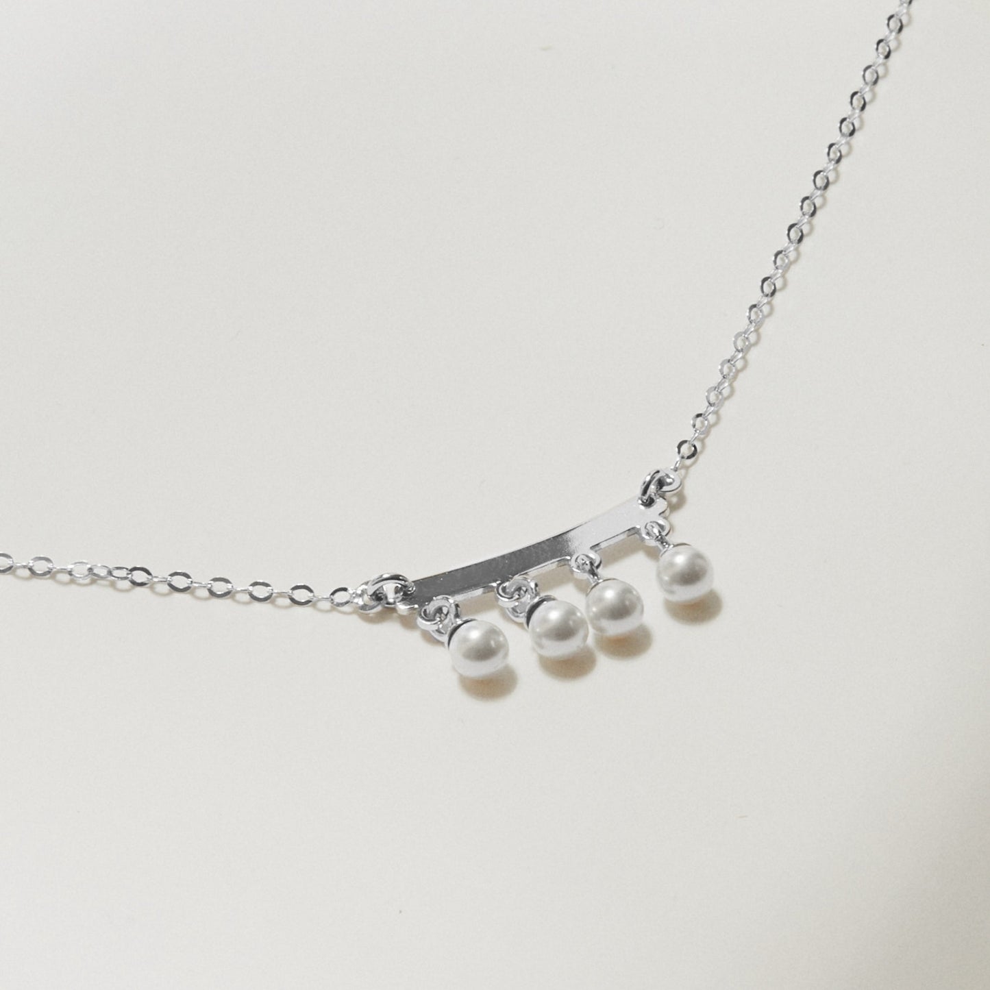 Sterling Silver Short necklace pearl from Perlite