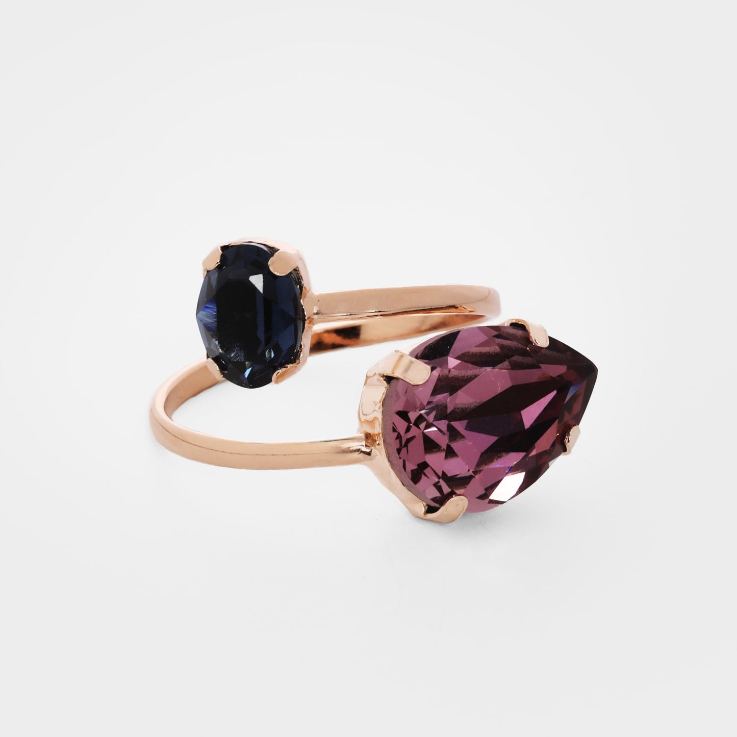 Anillo ajustable lágrima cristal morado en Plata baño Oro Rosa de Blooming