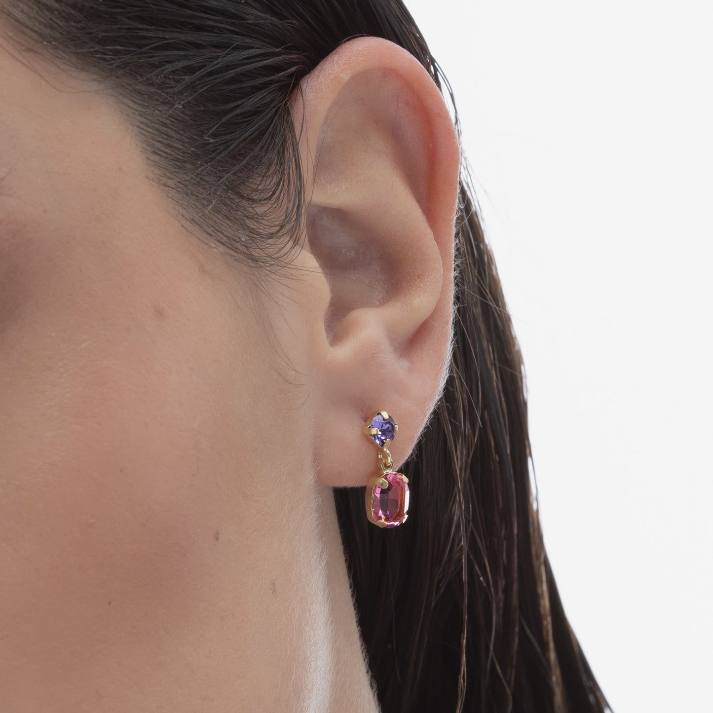 Pendientes cortos oval cristal rosa en Plata baño Oro de Sabina